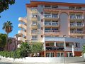 11 Hotel